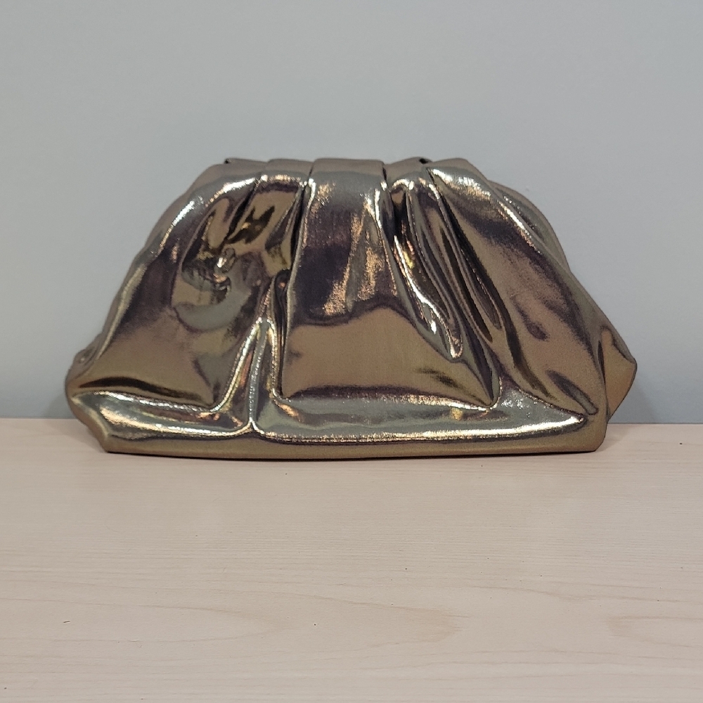 Nina Shiny Gold Clutch